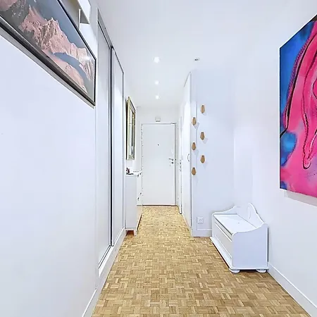 Apartment Bright Family Near Nation